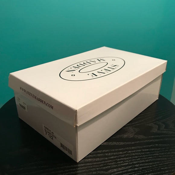 Brand New Steve Madden “Greyla” Sneaker - Size 7.5 - Picture 2 of 7